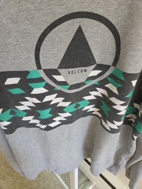 Volcom Grey Graphic Pullover with Teal & White Pattern